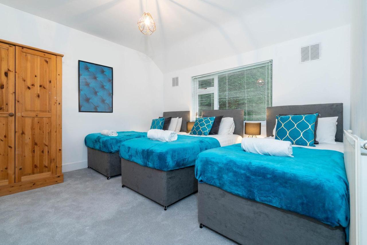 Large 4 Bedroom House - Top Rated - Off-Street Parking - Garden - Sleeps 9 - Contractors - Groups - Pool Table Northfield 외부 사진
