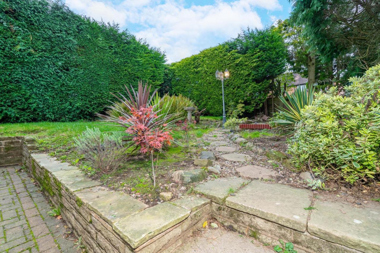 Large 4 Bedroom House - Top Rated - Off-Street Parking - Garden - Sleeps 9 - Contractors - Groups - Pool Table Northfield 외부 사진