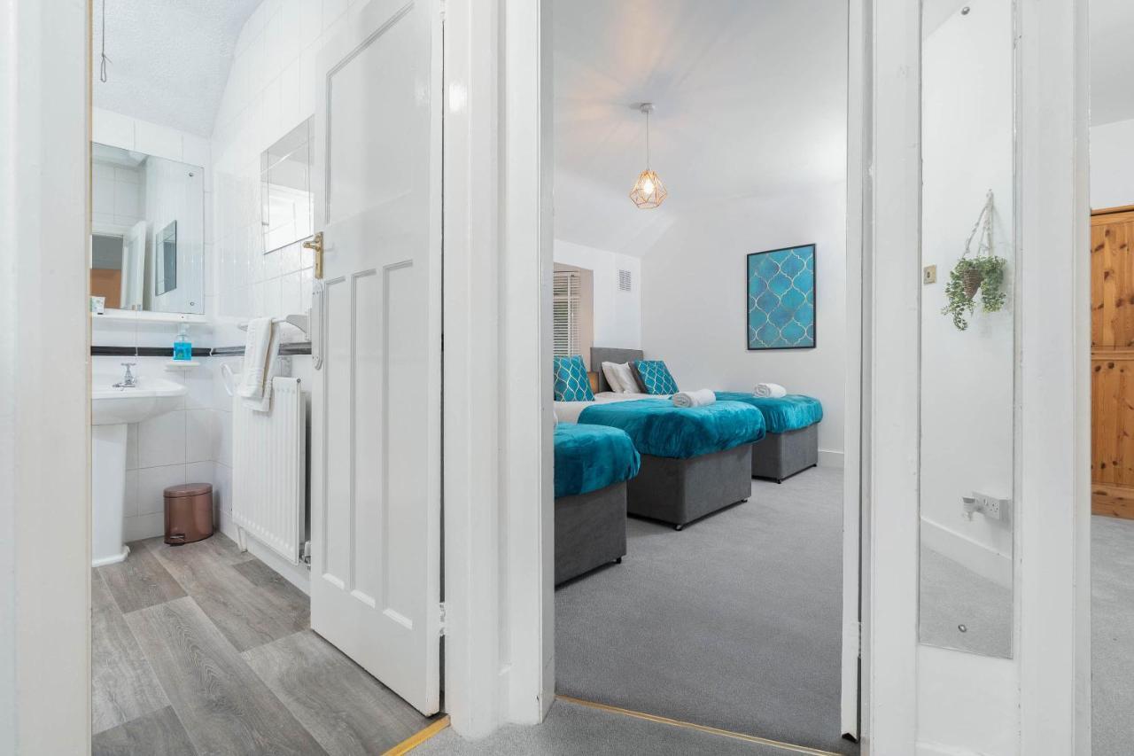 Large 4 Bedroom House - Top Rated - Off-Street Parking - Garden - Sleeps 9 - Contractors - Groups - Pool Table Northfield 외부 사진