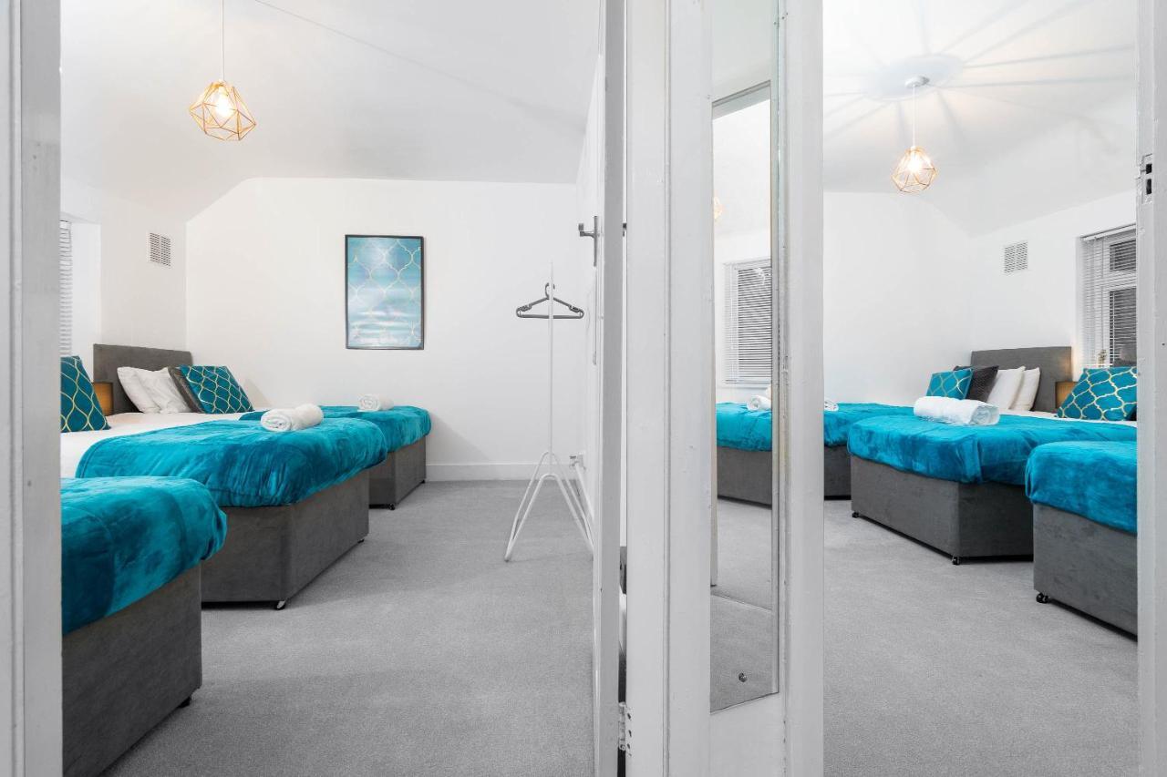 Large 4 Bedroom House - Top Rated - Off-Street Parking - Garden - Sleeps 9 - Contractors - Groups - Pool Table Northfield 외부 사진